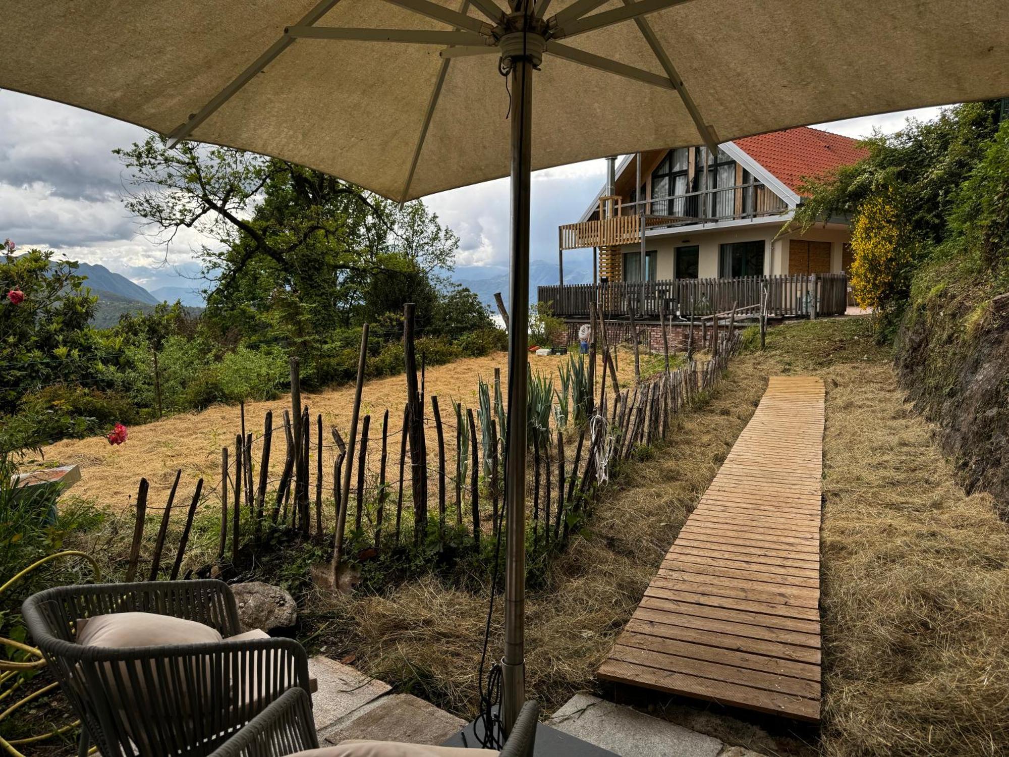 Agriturismo Voeuja Lago Maggiore Luino Eksteriør billede